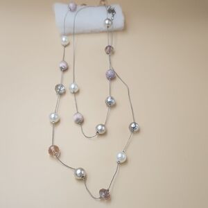 Elegant Silver and Pearl Necklace
